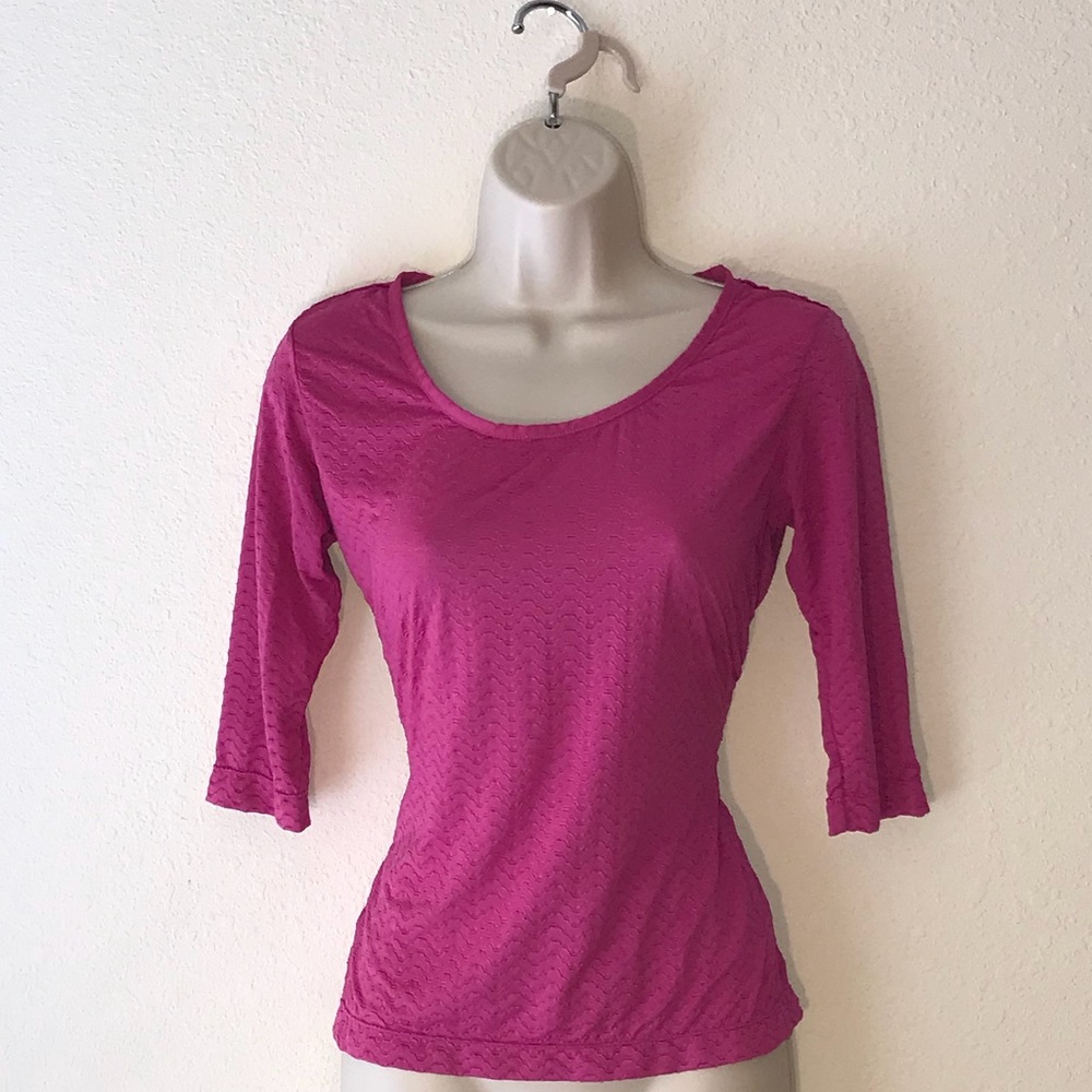 Nike Women’s Dri-Fit Quarter Sleeve Shirt